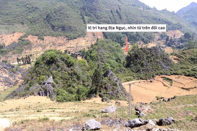 Hang Địa Ngục nằm trong quần thể cao nguyên đá Đồng Văn, Hà Giang. Qua tìm hiểu nhiều kênh thông tin, Tạ Nam Long biết đây là hang động rất sâu, được người dân địa phương coi là rất linh thiêng.