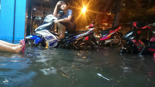 Nhiều người dù có phòng trọ ở Sài Gòn đàng hoàng nhưng vẫn rơi vào cảnh sống vất vưởng.