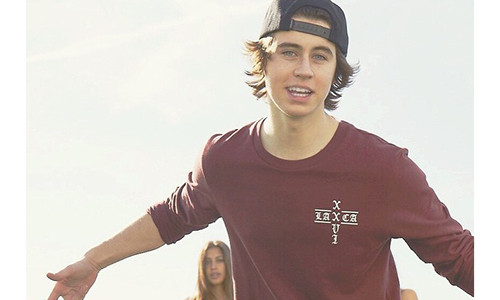 Chân dung ngôi sao và triệu phú 19 tuổi. Ảnh: Instagram NV.