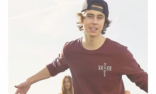 Chân dung ngôi sao và triệu phú 19 tuổi. Ảnh: Instagram NV.