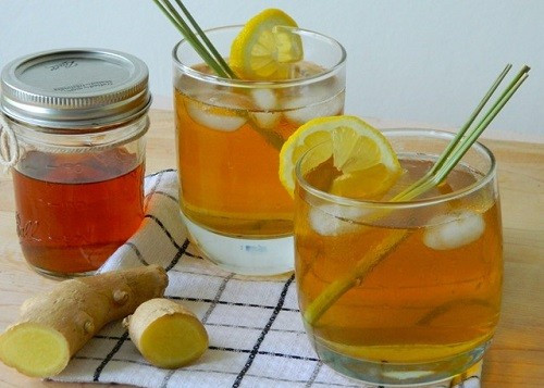 Hỗn hợp chanh - mật ong, gừng - mật ong giúp giảm đau họng hiệu quả.