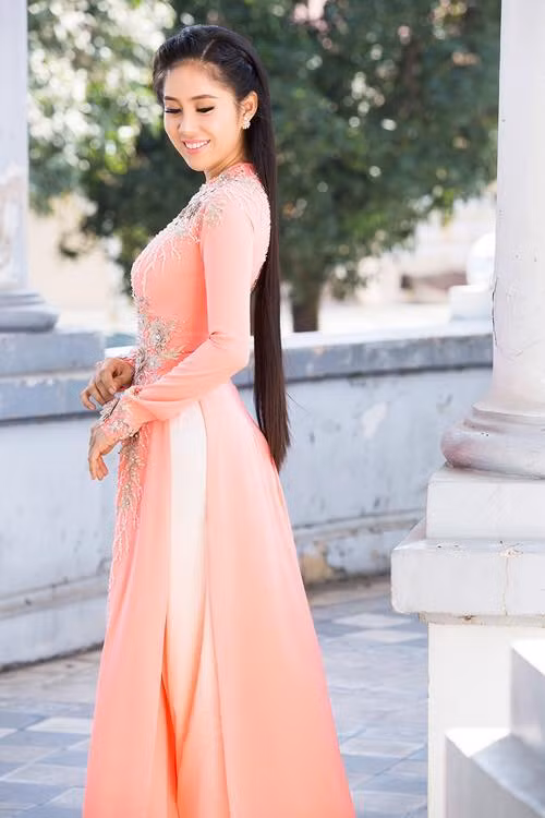 Lê Phương "Người nào khiến Bạn quên đi quá khứ, thì người đó chính là tương lai của Bạn!".