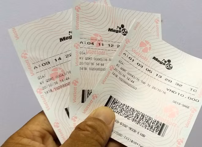 Vé số điện toán mở thưởng ngày 24/6, được đại lý của Vietlott in sẵn vào 14h44 ngày 20/6 và bán đến tỉnh Sóc Trăng. Ảnh: Việt Tường.
