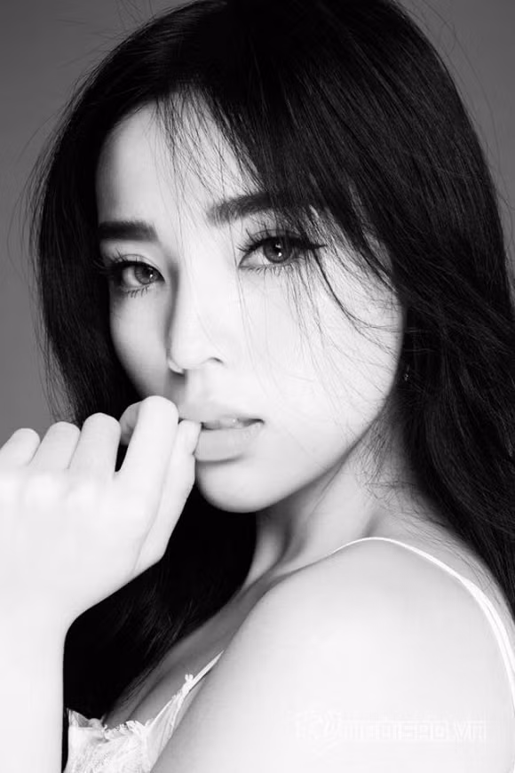 Điểm dừng nào cho hai cô nàng thị phi này? Chỉ khi gặp một cú sốc khiến sức chịu đựng lên đến đỉnh điểm thì con người ta mới sực tỉnh trong cơn mê và loay hoay cứu lấy chính mình. Cả Angela Phương Trinh và Kỳ Duyên cũng không ngoại lệ. Một thời gian dài theo đuổi chiêu trò, Phương Trinh cũng học cách sống và làm việc nghiêm túc để xây dựng lại tương lai. Cô nàng từ bỏ hình ảnh gái hư để làm gái ngoan thực thụ chỉ sau loạt lùm xùm tình ái cùng bác sĩ phẫu thuật Chiêm Quốc Thái. Còn Kỳ Duyên điều khiến cô phải gạt nước mắt đứng dậy chính là hình phạt quá nặng của ban tổ chức Hoa hậu Việt Nam. Cô không được xuất hiện trong đêm chung kết với tư cách khách mời danh dự như những Hoa hậu tiền nhiệm, cũng không được quyền trao lại vương miện cho tân Hoa hậu. Sự ê chề đó đủ để Kỳ Duyên phải thức tỉnh và nhận ra bản thân ở đâu, nên làm gì? Và trùng hợp thay chiến lược trở lại của Hoa hậu Việt Nam 2014 lại sao y nguyên bản của Angela Phương Trinh.