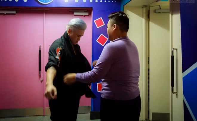 Thường xuyên làm việc với các sao Việt, phần nào nắm được những chuyện "thâm cung bí sử" của sao, nhưng Tuấn Đạt tối kỵ việc đem chuyện riêng tư của sao đi bàn tán. Anh cho rằng đó không chỉ là nguyên tắc nghề nghiệp mà còn là nguyên tắc của bản thân.