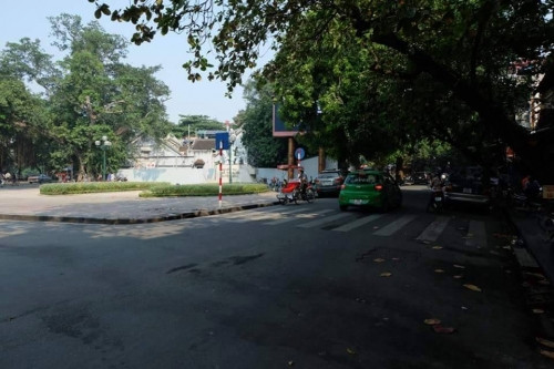 Thieu nu nhap vien vi the hien man 