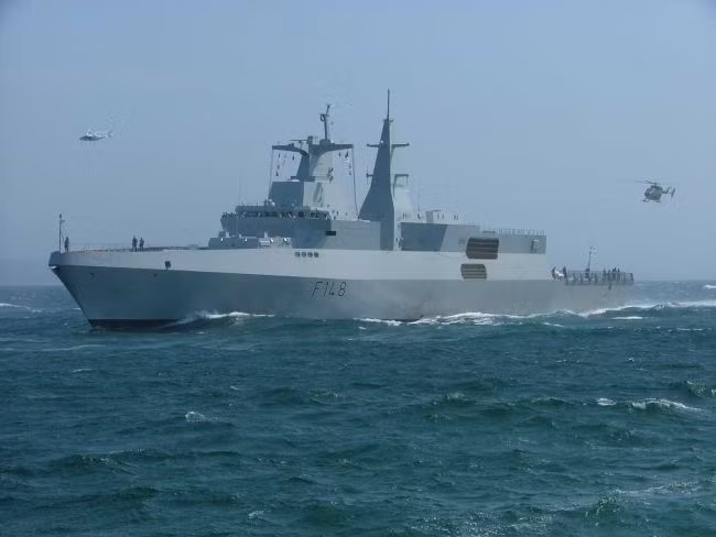 Không phải đến bây giờ thông tin Đức hỗ trợ tài chính cho Israel mua sắm chiến hạm lớp Meko mới được biết đến, thông tin này đã được hai bên thảo luận từ cuối năm 2009. Khi đó, chính phủ Israel đã xem xét khả năng đặt hàng hai tàu chiến mới “miễn phí” do Đức sản xuất cho lực lượng hải quân nước này. Trong ảnh: Tàu hộ tống lớp Meko.