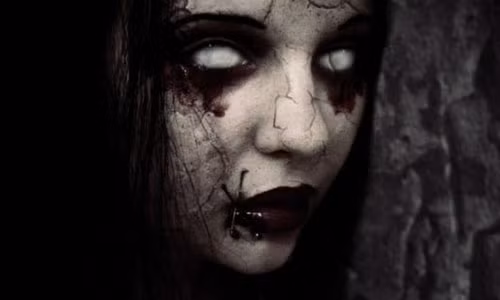 Giai ma bi mat an giau phia sau “toa nha ma” o Vieng Chan