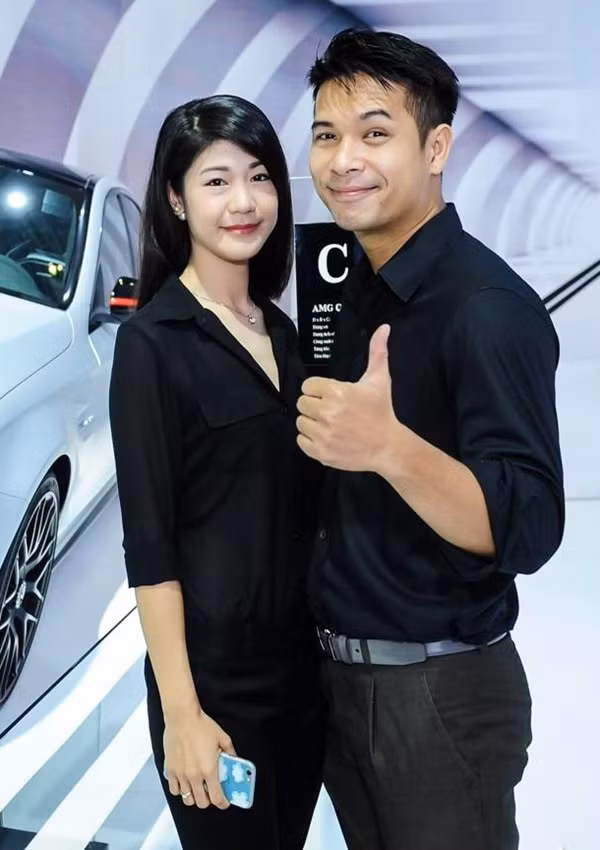 Ban gai cu co truong phan phao Truong The Vinh