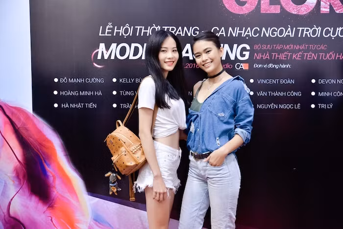  Lệ Nam bên cạnh Mâu Thủy. (Ảnh: VTC)