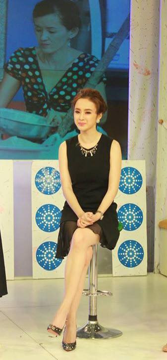 Angela Phương Trinh "Đã có sự hi sinh, có những giọt mồ hôi rơi, có cả những giọt nước mắt trong câu chuyện về gia đình của nữ diễn viên Angela Phương Trinh".