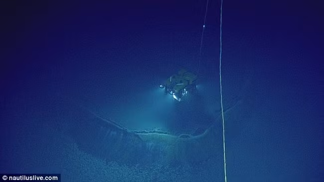 Hố “tử thần” rộng chừng 30m và sâu khoảng 4m là chiếc bẫy “chết người” với mọi sinh vật biển.