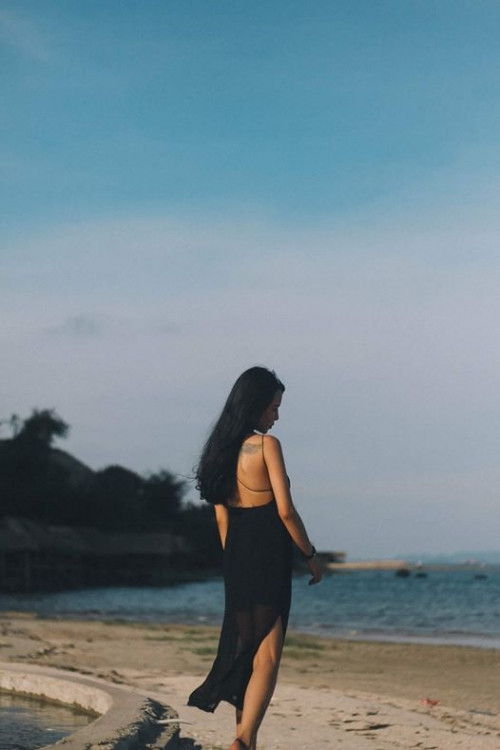 Nguyệt Anh cho rằng, là phụ nữ dù trẻ hay già thì việc làm đẹp bản thân phải được ưu tiên. Muốn mọi việc suôn sẻ mình cứ phải yêu bản thân trước và cần thay đổi suy nghĩ, cánh ứng xử của mình đối với mọi người.