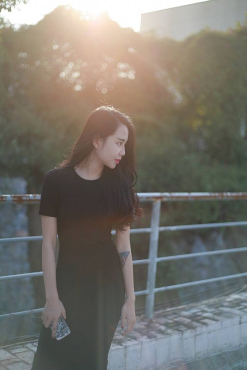 Nguyệt Anh cũng cho biết thêm, lúc đầu cô chỉ mong không còn bị chê xấu nữa, chứ không dám mong sẽ trở nên xinh đẹp. Cô cũng không nghĩ mình sẽ thay đổi như ngày hôm nay. Giờ đây, sau 4 năm, cô thấy công sức mình bỏ ra thật xứng đáng. Nhiều người cũng bất ngờ, ủng hộ có, đố kỵ cũng có. Nhưng cô sẽ không dừng lại mà cố gắng hoàn thiện bản thân, công việc hiện tại. Nguyệt Anh chia sẻ trong hạnh phúc: “Hiện nay mình là chủ của một cơ sở tattoo và giữa tháng 11 này mình mở thêm một quán ăn vặt. Mọi thứ đối với mình bây giờ rất thuận lợi, mình không còn phải lo nghĩ mọi người có để ý ngoại hình mình không mà mình sẽ dành thời gian đó cho công việc”.