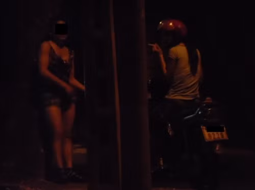 Những con phố đèn đỏ, nơi cô Ng. cùng nhiều gái bán hoa từng có quãng thời gian lầm lỗi.