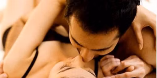 Tôi chụp ảnh lại cảnh đó rồi chỉ nhìn thẳng vào mắt chồng tôi, không nói gì tôi quay đi, măc kệ mấy đứa em muốn làm gì thì làm. (Ảnh minh họa).