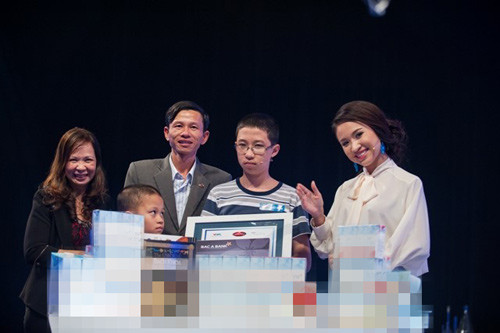 Ky luc gia Olympia tiet lo ve nguoi thay dac biet-Hinh-2