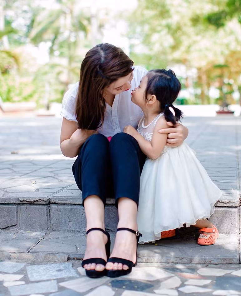 Một số hình ảnh hiện tại của Quách Phượng sau cuộc "trùng tu nhan sắc":