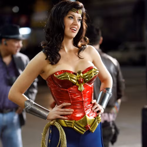 Sở hữu chiều cao lý tưởng 1m80, cô được nhiều nhà làm phim gửi gắm cho các vai diễn có hình tượng mạnh mẽ, quyến rũ và sắc sảo. Chia sẻ với công chúng, cô hào hứng tiết lộ rằng mình cũng là một fan hâm mộ của comics nên cô luôn sẵn lòng khi được mời thủ vai các phim siêu anh hùng.