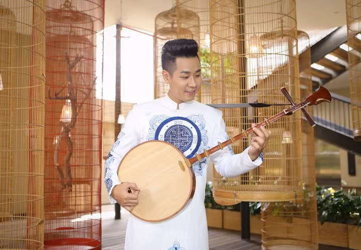 MC Nguyen Khang len tieng ve tin don yeu Quynh Chi