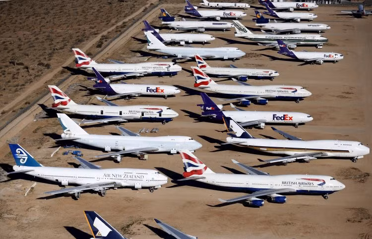 Ngoài ra, các hãng khác như Singapore Airlines, Air New Zealand và Cathay Pacific cũng gửi máy bay tới Victorville.