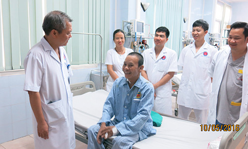 Cuu benh nhan nhoi mau co tim thung vach lien that nang