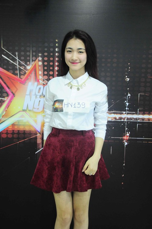 Tủ đồ người đẹp Bắc Ninh nhiều trang phục thiếu phong cách và 'ăn thịt' đường cong.