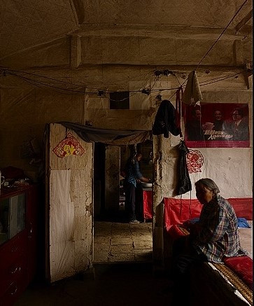 Nhưng chỉ trong 2 thập kỷ qua, ngôi làng nhỏ đã thay đổi ngoạn mục. Chìa khóa vàng cho những đổi thay này chính là vị trí địa lý của Beigou. Ngôi làng nhỏ “núp bóng” Vạn Lý Trường Thành, một trong những điểm du lịch nổi tiếng nhất thế giới. Kiến trúc sư Jim Spear, người tự học các kiến thức thiết kế và người vợ, Tang Liang, sau chuyến thăm đến ngôi làng, đã phát hiện ra chiếc “chìa khóa” mà bấy lâu nay dân làng Beigou không thấy.