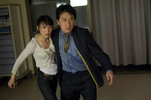 Trương Tịnh Sơ – Giờ cao điểm 3 (2007) Trong bom tấn Hollywood này, Trương Tịnh Sơ chính thức trở thành một “Thành nữ lang”. Trong phim cô có nhiều cảnh hành động khiến người hâm mộ bất ngờ và bắt đầu thay đổi suy nghĩ về một nữ diễn viên yểu điệu thục nữ nhưng ẩn chứa khí chất của một đả nữ.