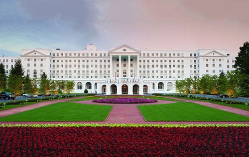 6. Khu nhà xanh (The Greenbrier).