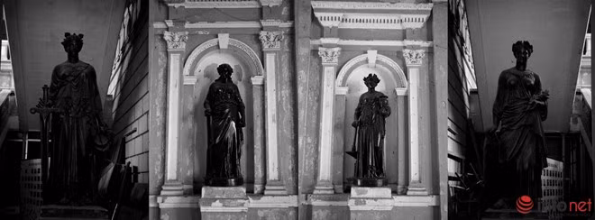 Những bức phù điêu và tượng tượng trưng cho sự công bằng của luật pháp xuất hiện ở nhiều nơi trong tòa nhà.