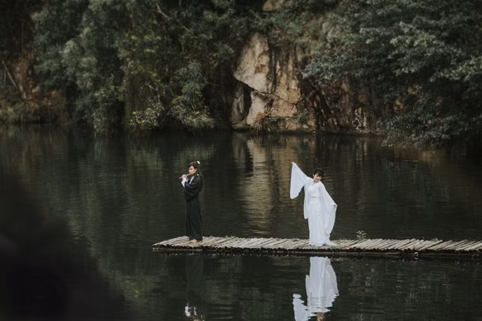 Nihều người lại liên tưởng tới bộ truyện "Tiếu ngạo giang hồ" của Kim Dung.