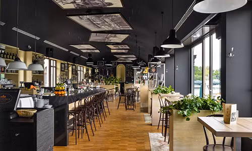 Chu tich tinh ban... ca phe Bi thu tinh uy xin quang cao