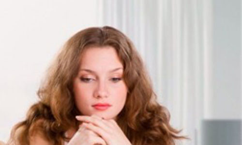 Bi mat dong troi ma chong vo hay giau kin voi ban doi