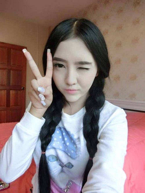 Co gai vua den vua xau hoa hot girl nho 