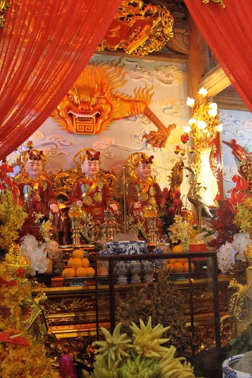 Tượng tam vị thánh ngành sân khấu.