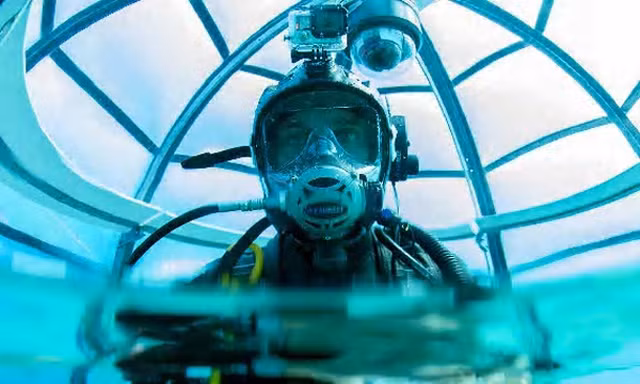 Ưu điểm của môi trường trồng rau dưới nước là nhiệt độ luôn ổn định và không có sâu bọ. Điều đó cũng đồng nghĩa với việc, thuốc trừ sâu sẽ không phải dùng tới.