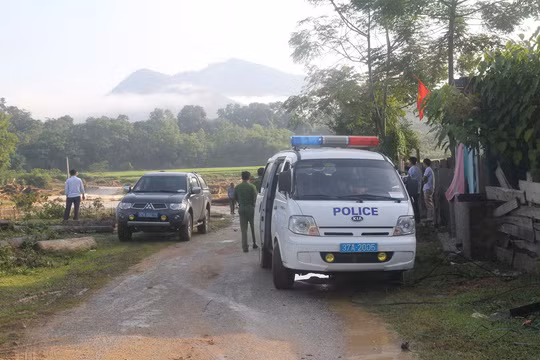 Phat hien nhieu phan thi the nguoi troi dat sau lu quet