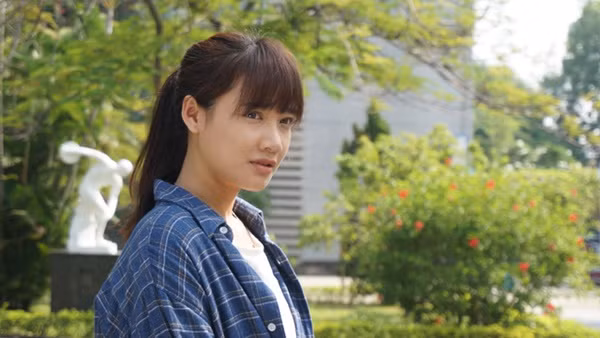 Trong "Zippo, mù tạt và em", Nhã Phương vào vai Lam thời trẻ (10 tập đầu), một cô gái có hoàn cảnh khó khăn nhưng tính cách lại rất mạnh mẽ và độc lập nhưng lại khiến hai chàng trai vốn là bạn thân với nhau si mê. Vai diễn này cũng đem lại giải thưởng VTV Award 2016 cho người đẹp.