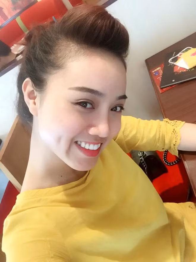 “Ban gai tin don” cua Cong Ly cong khai tinh cam tren mang xa hoi-Hinh-2