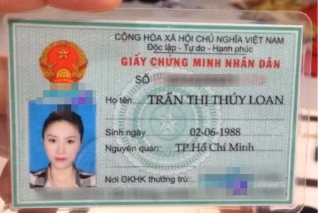 Ca sĩ Bảo Thy tên thật là Trần Thị Thúy Loan, đôi khi fan hâm mộ gọi cô là Lona - 1 sự sắp xếp chữ cái ngược lại nhưng khá "tây".