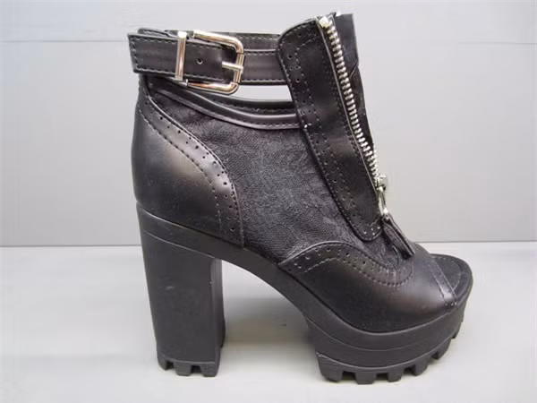 Thu hồi giày nữ Trung Quốc gây bệnh ngứa da, dị ứng.