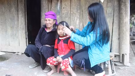 Dù cuộc sống vất vả, nhưng M. hạnh phúc khi được sống cùng mẹ và con gái của mình.