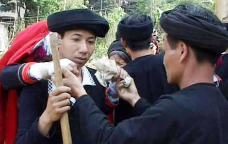 Kham pha tuc cuoi hoi dac sac cua nguoi San Chi-Hinh-2