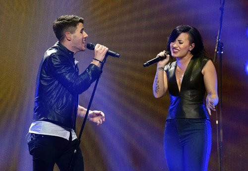 Khiep so chieu “moc tui” fan trong su kien am nhac