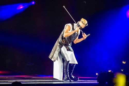 Khiep so chieu “moc tui” fan trong su kien am nhac-Hinh-3