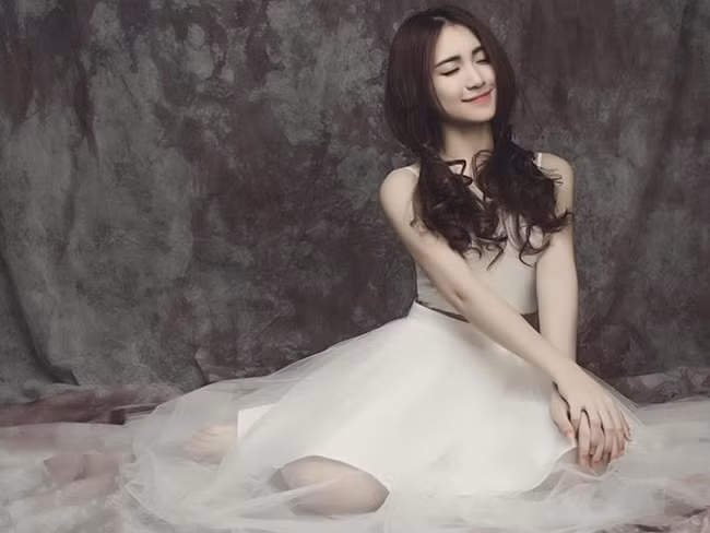 Cô để lại ấn tượng với công chúng với những sản phẩm âm nhạc chất lượng cùng phong cách thời trang trẻ trung, cá tính và năng động.