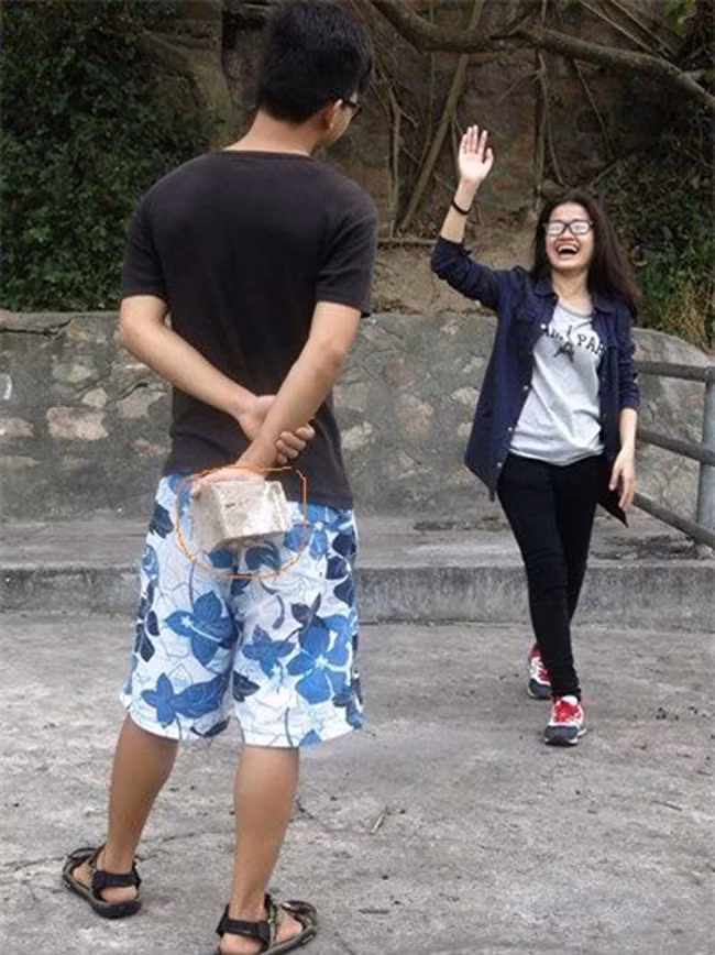 Nhanh lên nào em, anh đang chờ đây.