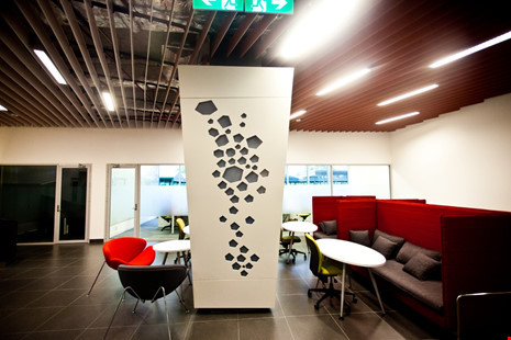 Nếu không muốn vào thư viện, sinh viên sẽ có những chỗ tự học sang chảnh như quán cà phê 5 sao.