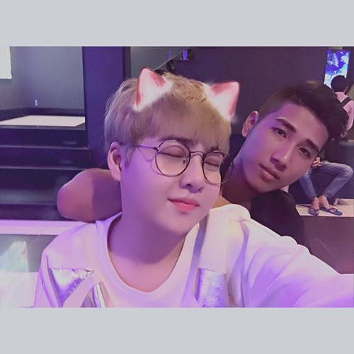 Mỗi một khoảnh khắc, hình ảnh của cặp đôi sau khi đăng tải đều có hàng chục nghìn lượt thích, cùng nhiều bình luận từ cư dân mạng.